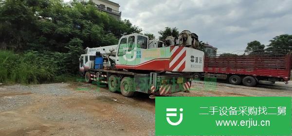廣西出售二手25噸中聯(lián)吊車5節(jié)臂