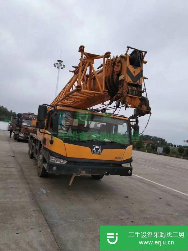 山東出售二手的吊車，原車原版手續齊全，精品車況