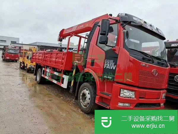 青海出售二手解放單橋隨車(chē)吊