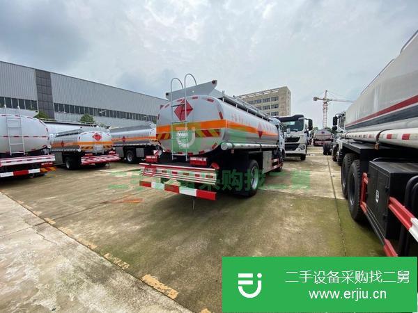 湖北出售二手東風天龍4噸油罐車