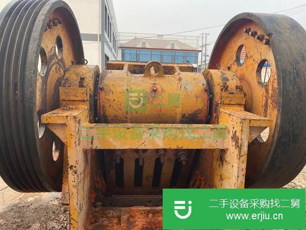 山東出售二手鄂式破碎機(jī)，九成新55kw電機(jī)