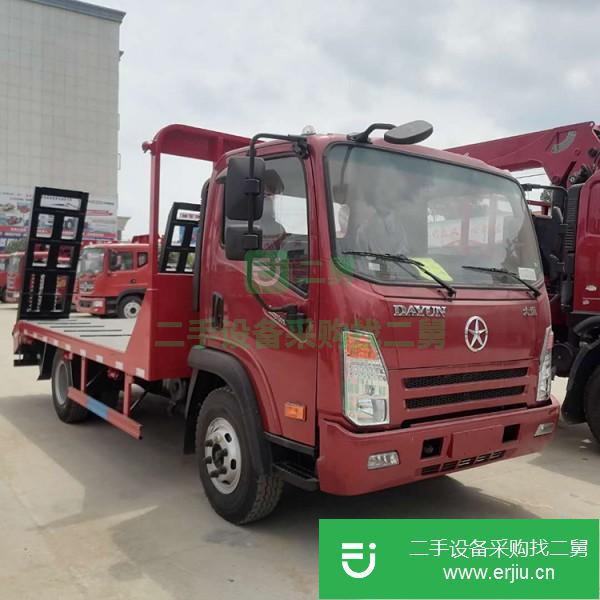 湖北出售二手小挖機(jī)平板運(yùn)輸車