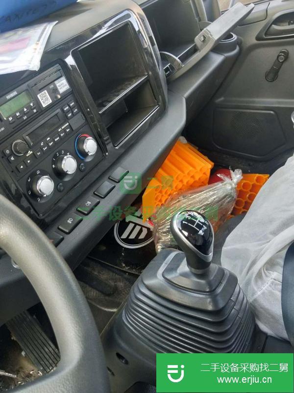 重慶出售二手5噸油罐車，手續(xù)齊全