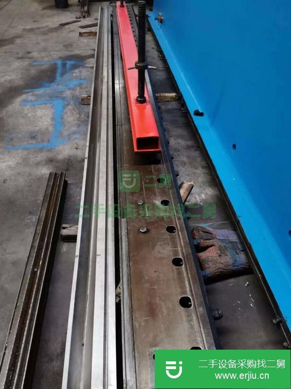 山東出售二手500噸6米電液數(shù)控折彎機(jī)