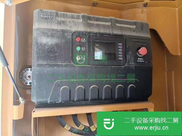 云南出售二手三一泵車，奔馳49米底盤，叉腿三橋五節臂，國五排放
