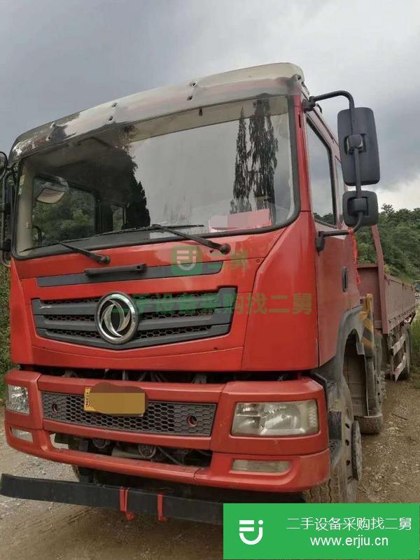 湖北出售二手吊車，剛年審，上操作沒后腿，車廂長8.5米，玉柴270馬力