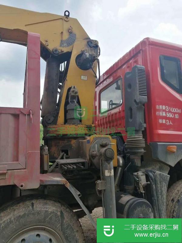 湖北出售二手吊車，剛年審，上操作沒后腿，車廂長8.5米，玉柴270馬力