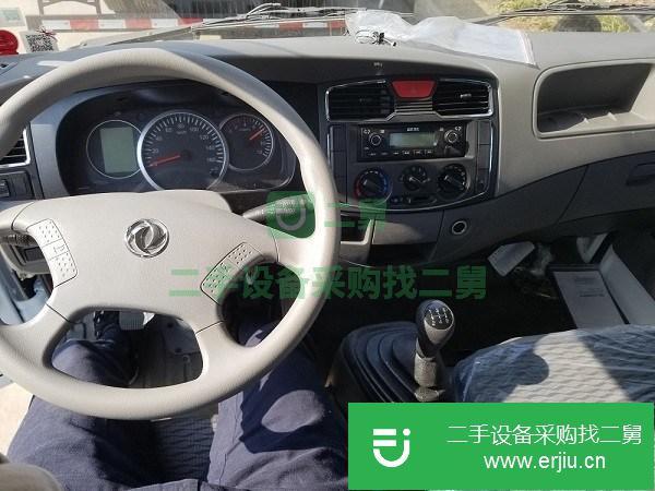 新疆出售藍牌2噸油罐車  包分期