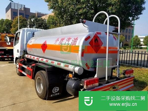 新疆出售藍牌2噸油罐車  包分期
