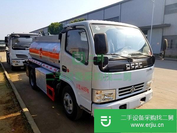 新疆出售藍牌2噸油罐車  包分期