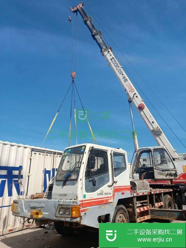 福建出售二手中聯(lián)12噸4節(jié)臂吊車