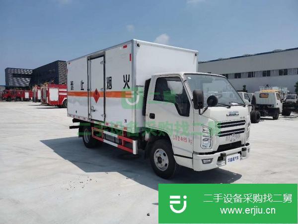 陜西出售二手4.2米危險(xiǎn)品運(yùn)輸車(chē)