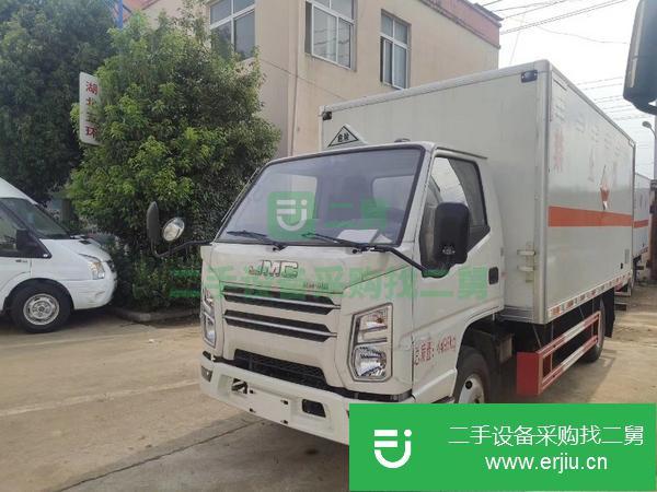 陜西出售二手4.2米危險(xiǎn)品運(yùn)輸車(chē)