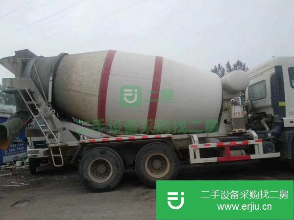 江蘇出售二手大運(yùn)風(fēng)馳攪拌車