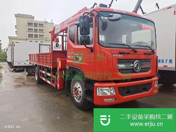 新疆出售二手東風多利卡八噸隨車吊