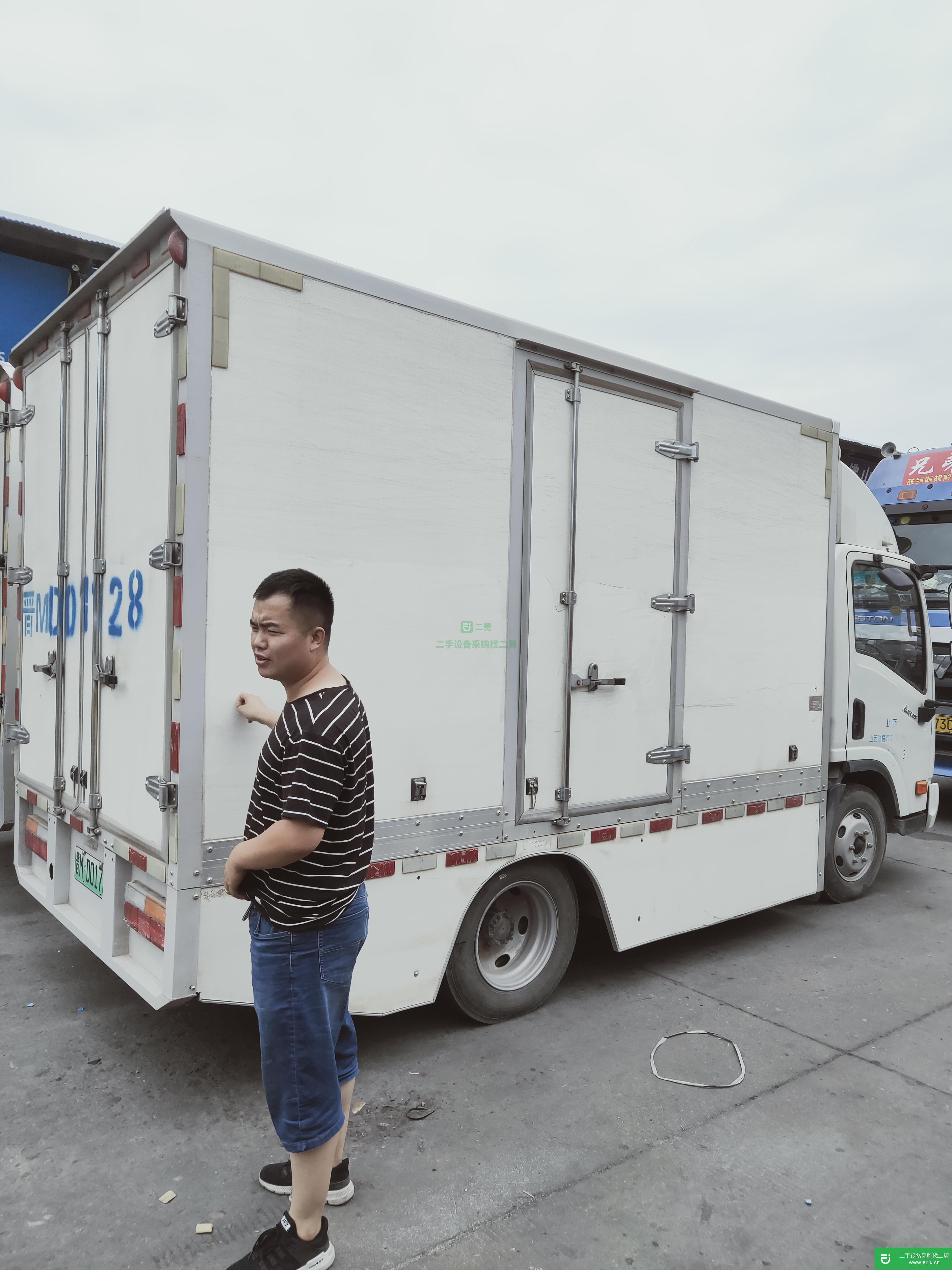陜西出售二手大運(yùn)輕卡箱式貨車