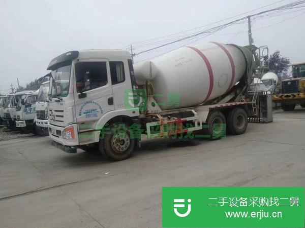 江蘇出售二手大運(yùn)風(fēng)馳攪拌車