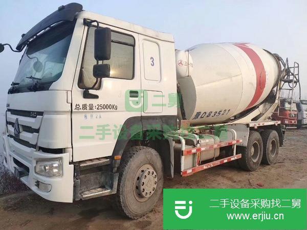 湖南出售二手豪沃攪拌車,三一上裝,車況精品輪胎9成新