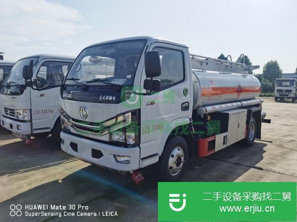 湖北出售二手東風多利卡4.5方油罐車