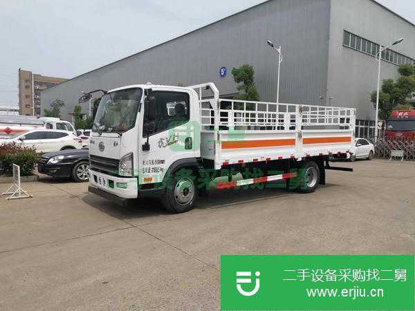 四川出售二手躍進小福星危險品廂式運輸車