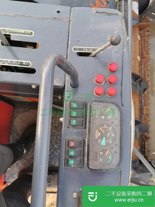 山東出售二手鏈軌式東風4.0z型全喂入聯合收割機