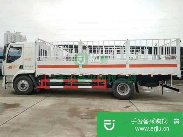 天津出售二手易燃?xì)怏w危險品廂式運輸車