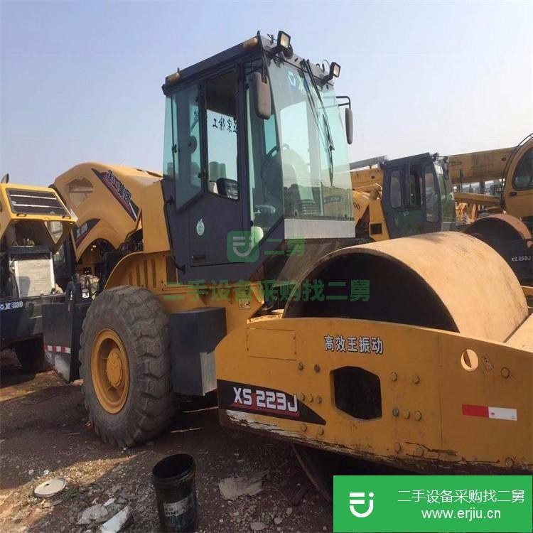 上海出售二手3噸膠輪壓路機(jī)