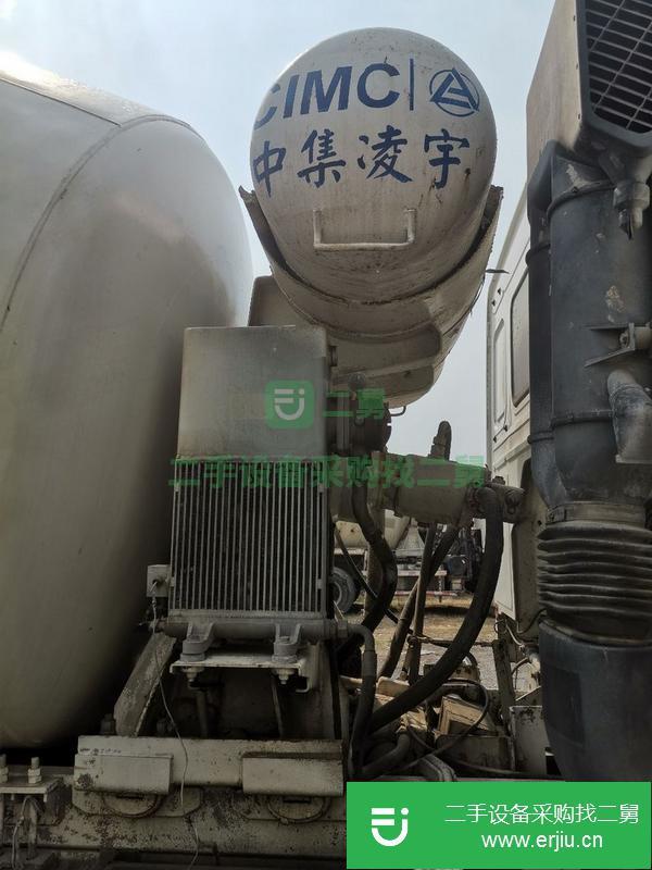 山東低價出售大12方豪沃攪拌車