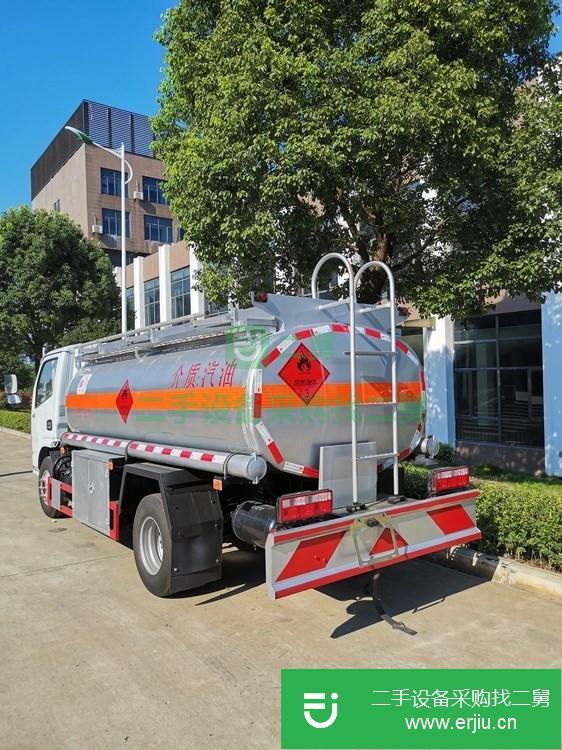 湖北出售東風多利卡5噸油罐車