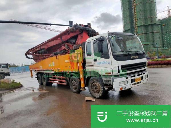 重慶出售三一泵車，五十鈴52米底盤,6節臂