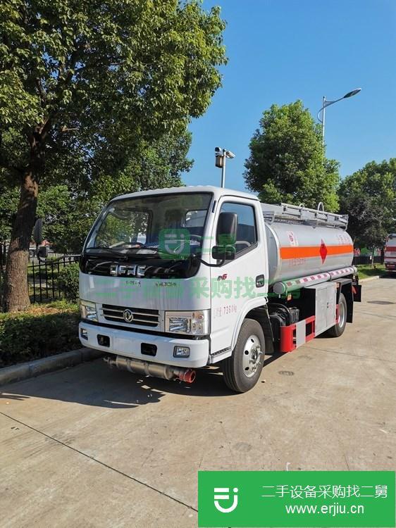 湖北出售東風多利卡5噸油罐車