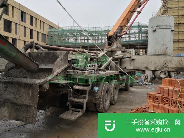 江蘇出售二手中聯(lián)牌52米泵車