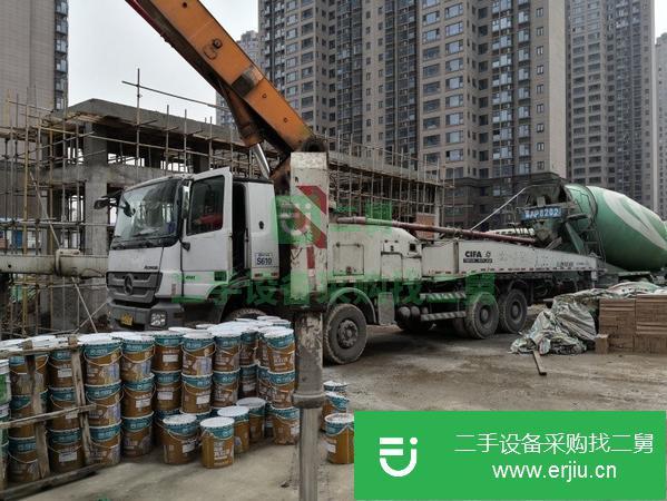 江蘇出售二手中聯(lián)牌52米泵車