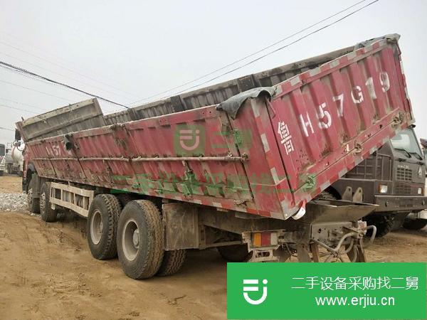 山東出售二手豪沃9.6米側(cè)翻自卸車