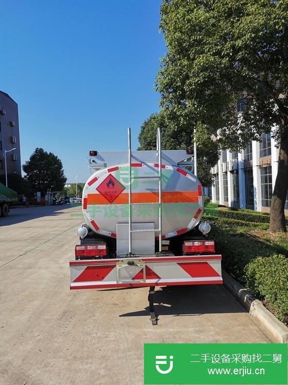 湖北出售東風多利卡5噸油罐車
