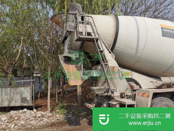 山東出售18年豪沃攪拌車，國五排放，宏達上裝，包提檔過戶