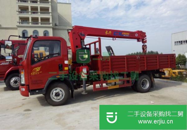 貴州出售二手重汽藍(lán)牌5噸隨車吊