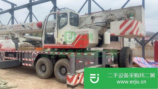 河南出售二手中聯(lián)吊車25噸五節(jié)臂