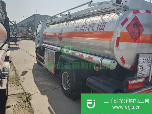 重慶出售國五東風多利卡5噸油罐車