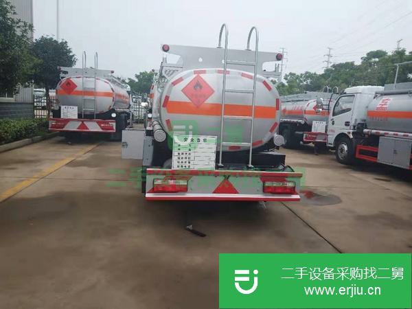 重慶出售二手多利卡小型5噸油罐車