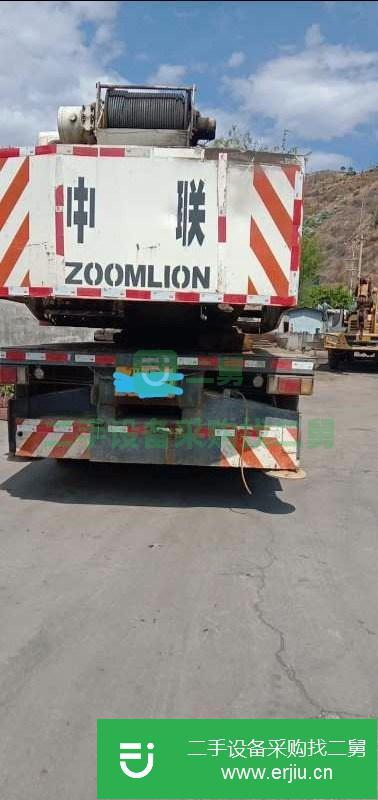 四川出售二手中聯(lián)三橋四節(jié)臂12T吊車