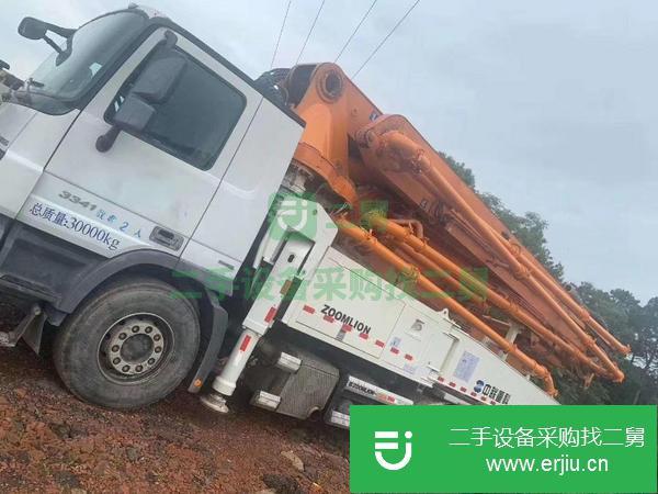 重慶出售中聯(lián)泵車，奔馳47米底盤