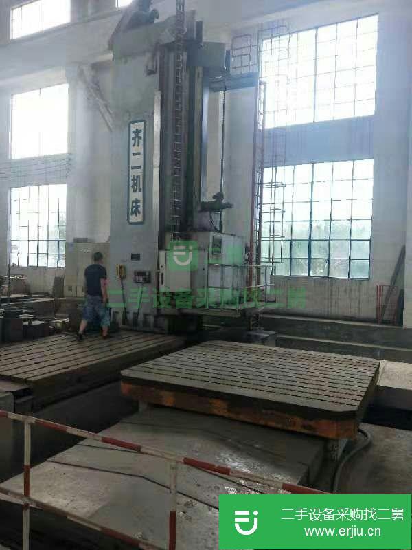 江蘇出售二手落地銑鏜床，加工長度8米，1×4米平臺4塊，回轉工作臺3×3