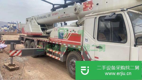河南出售二手中聯(lián)吊車25噸五節(jié)臂