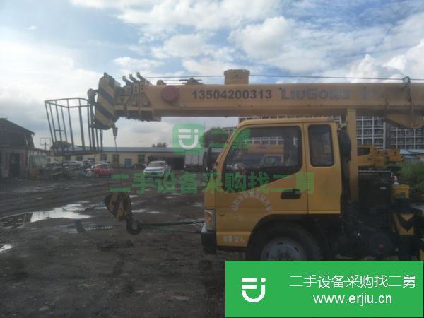 遼寧出售二手柳工四節(jié)臂八噸吊車(chē)