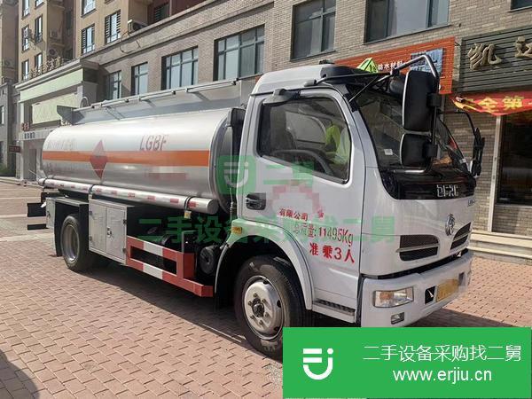 遼寧低價出售8噸油罐車