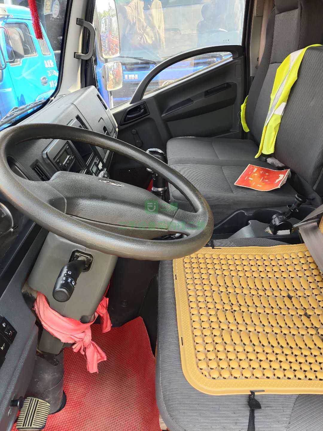 出售一臺18年福田739自卸車，車廂4米3