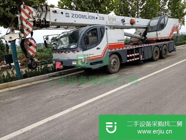 河北出售二手中聯(lián)30噸吊車