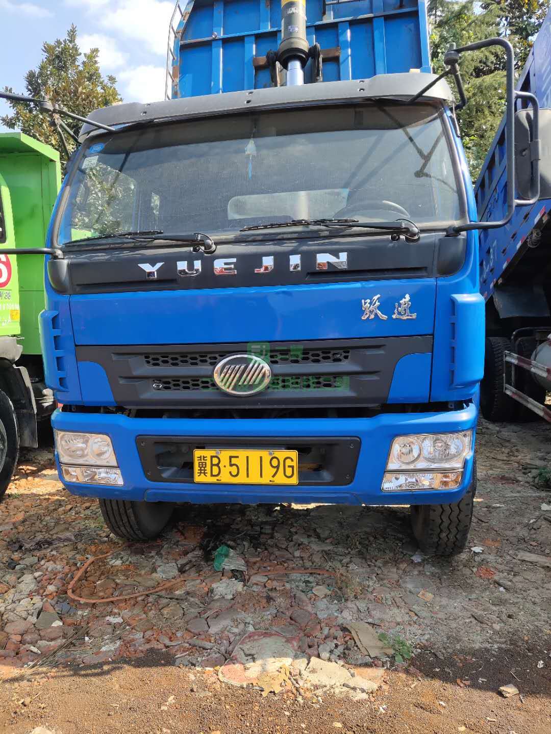 出售一臺18年躍進前四后四自卸車