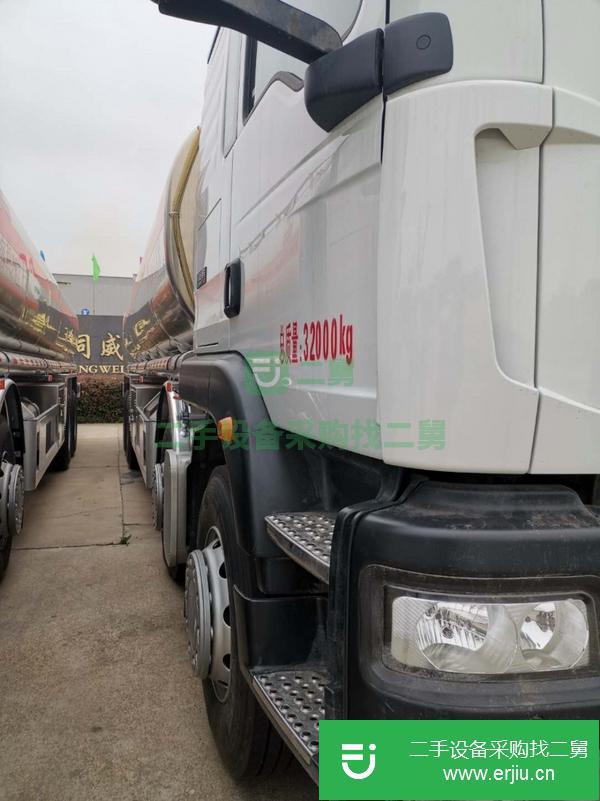 吉林出售二手重汽汕德卡油罐車